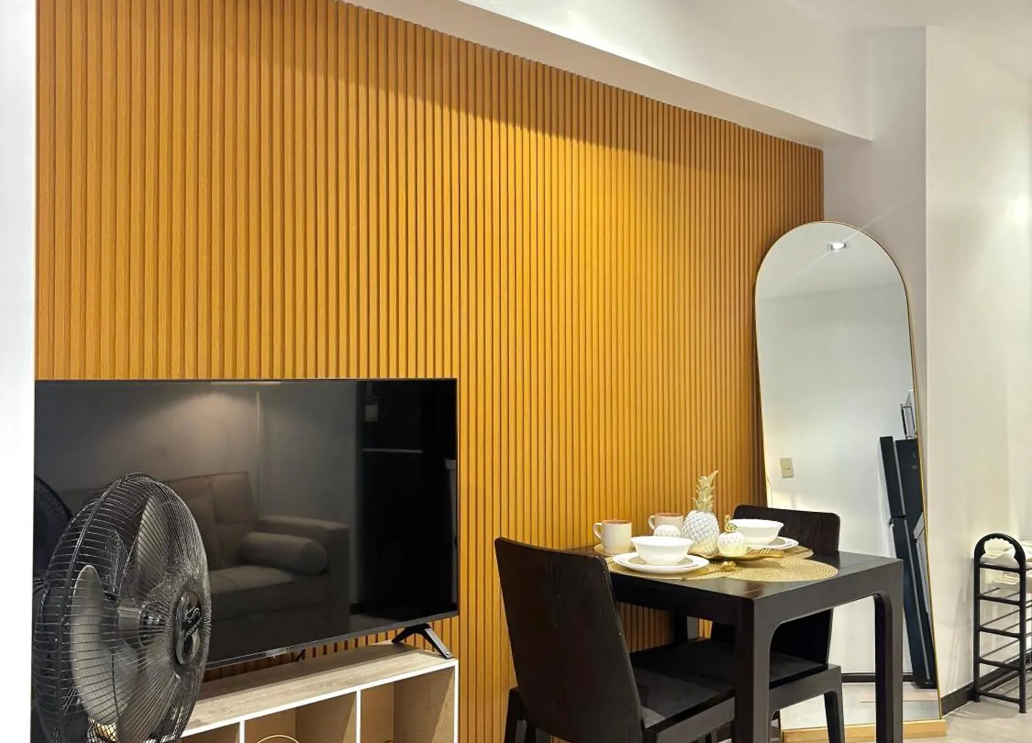 Hotel apartamentowy Elixirstaycation At Knightsbridge Residences Manila